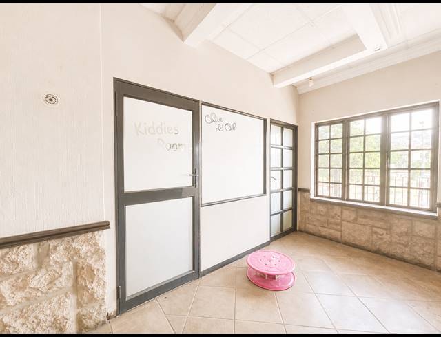 516M² CO-WORKING SPACE TO LET IN BEREA WEST